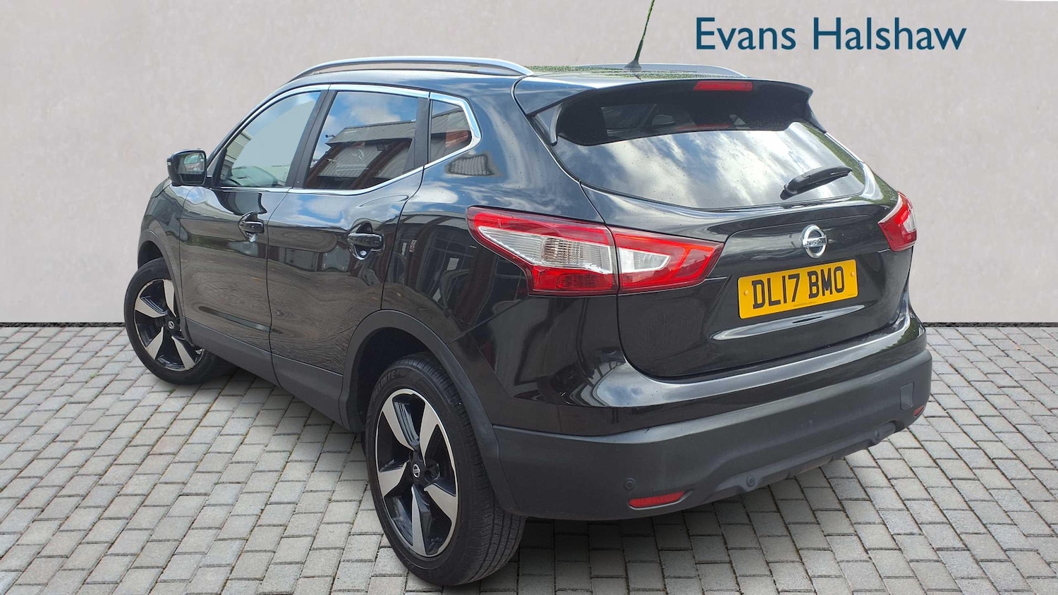 Used Nissan Qashqai 2017 for sale - 76141845: Photo 2