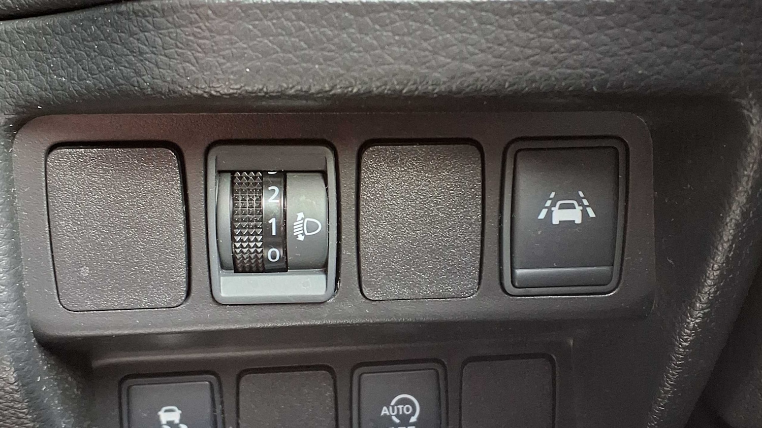 Used Nissan Qashqai 2017 for sale - 76141845: Photo 29