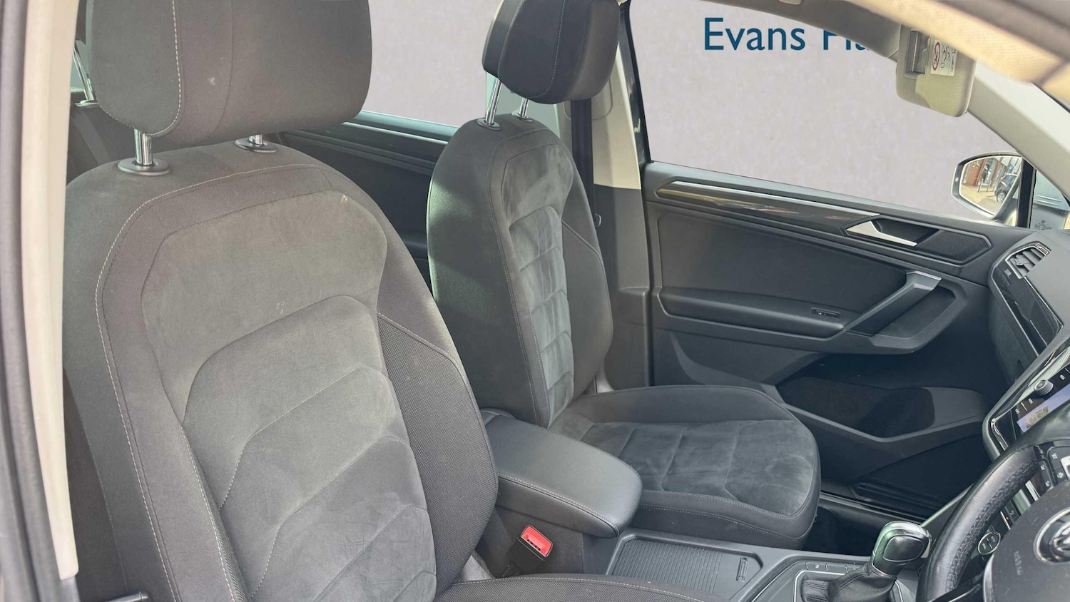 Used Volkswagen Tiguan 2018 for sale - 76141732: Photo 31