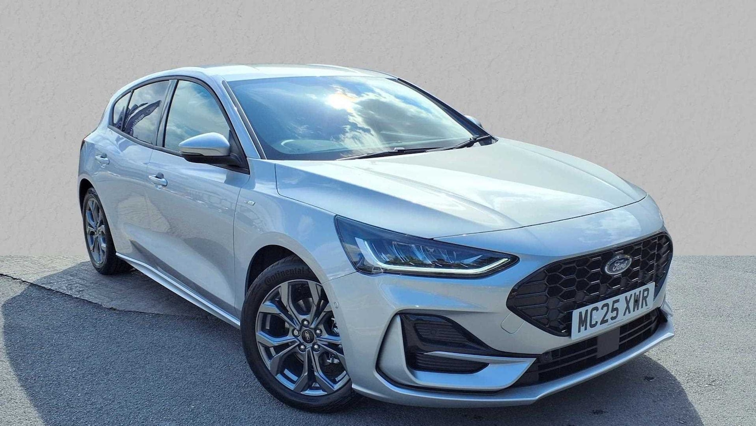 Used Ford Focus 2025 for sale - 76016174: Photo 1
