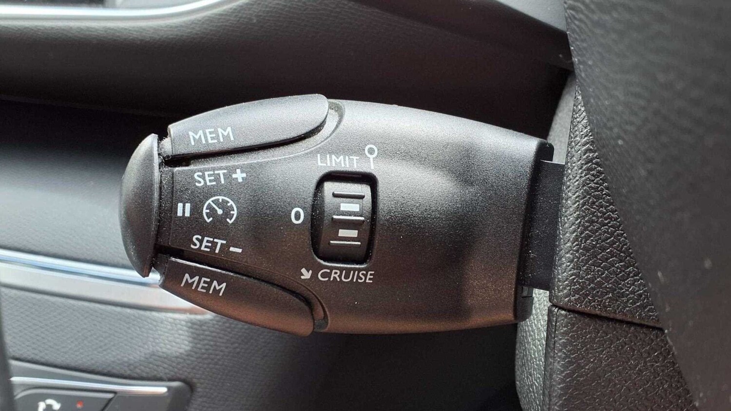 Used Peugeot 308 2019 for sale - 75841909: Photo 28