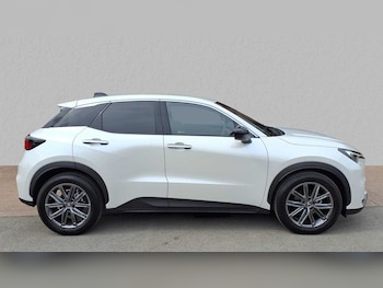 Used Lexus LBX 2024 for sale - 75841422: Photo