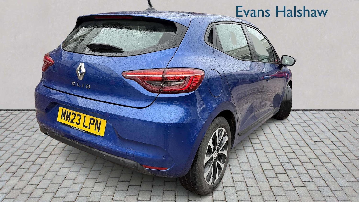 Used Renault Clio 2023 for sale - 77928500: Photo 2