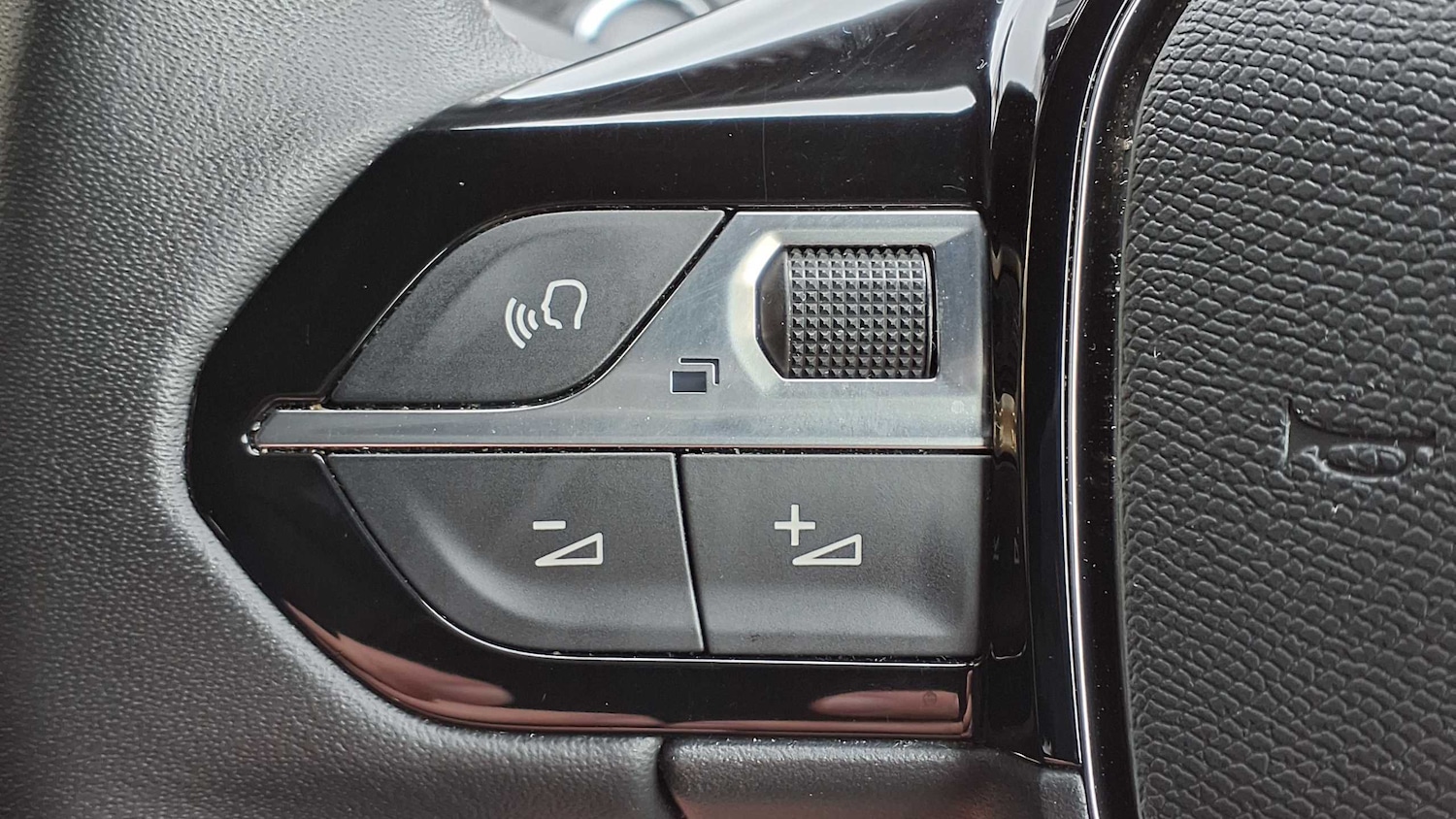 Used Peugeot 2008 2023 for sale - 76587546: Photo 26