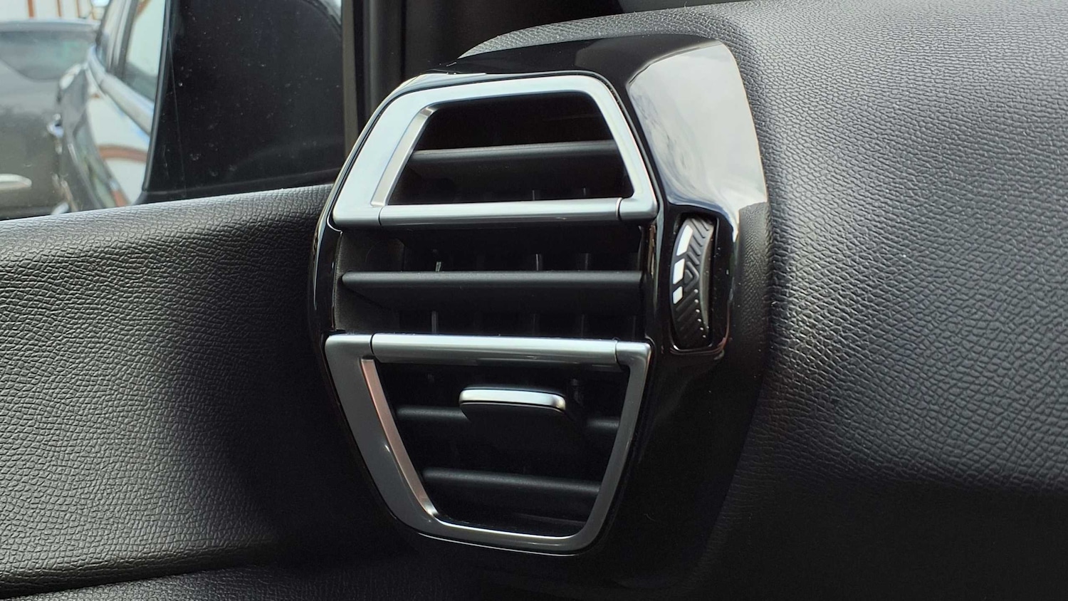 Used Citroen C4 2022 for sale - 76692052: Photo 31