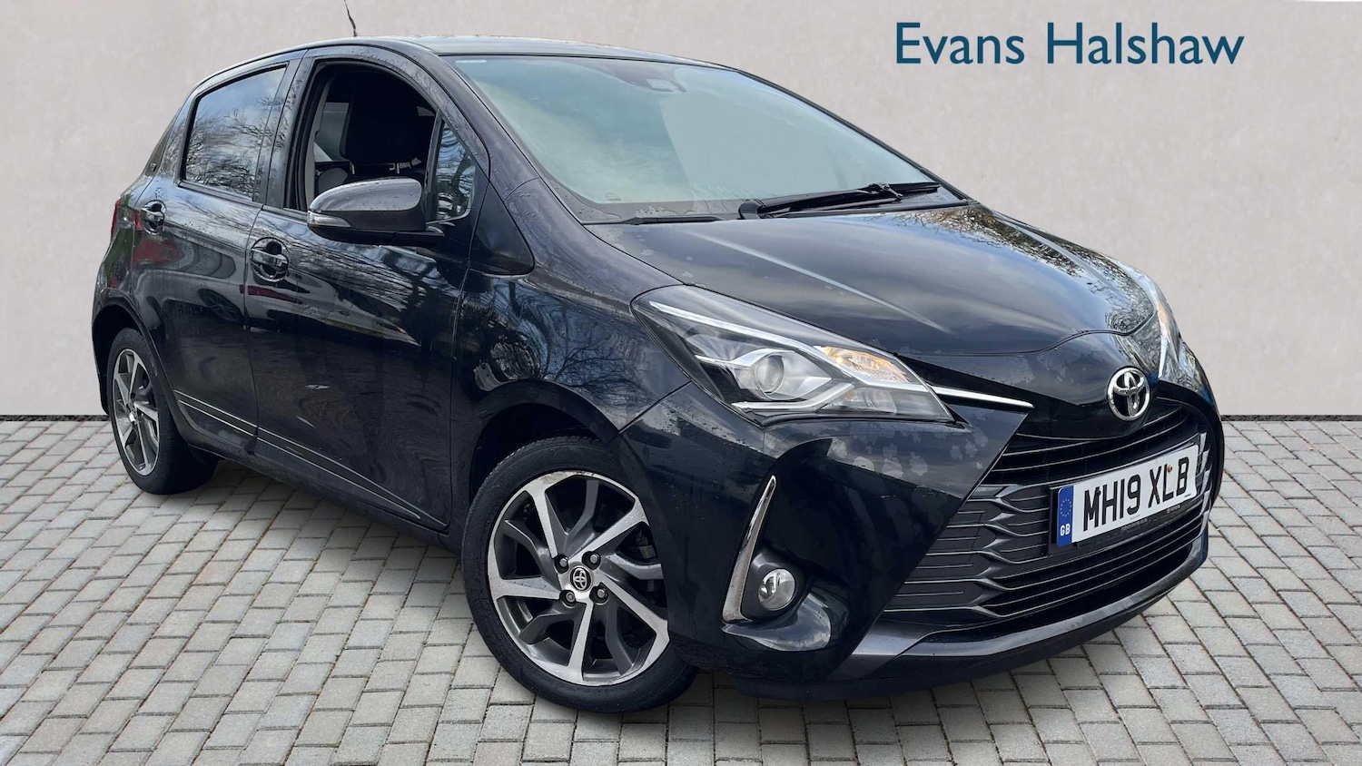 Used Toyota Yaris 2019 for sale - 76875671: Photo 1