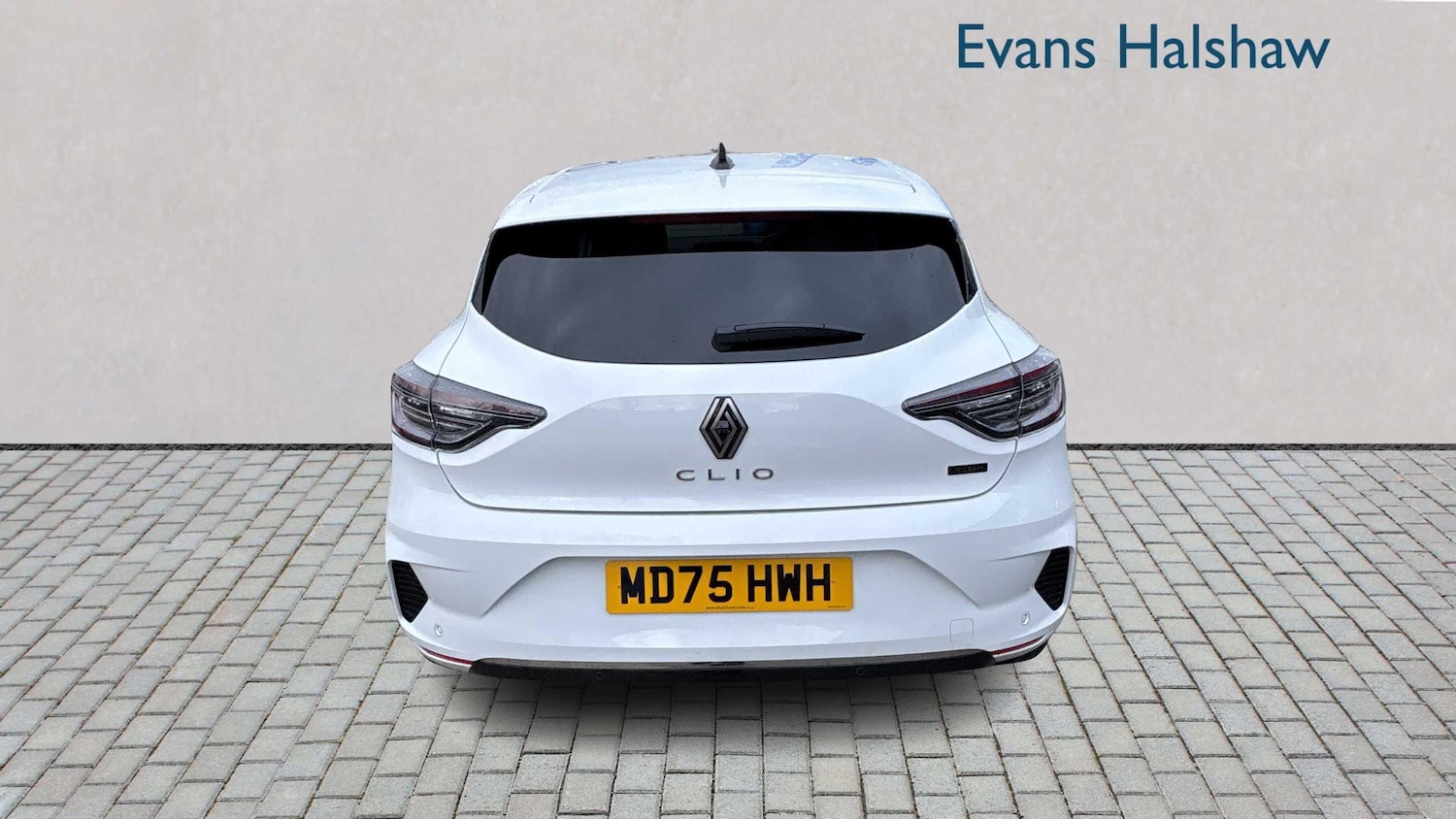Used Renault Clio 2025 for sale - 76978879: Photo 3