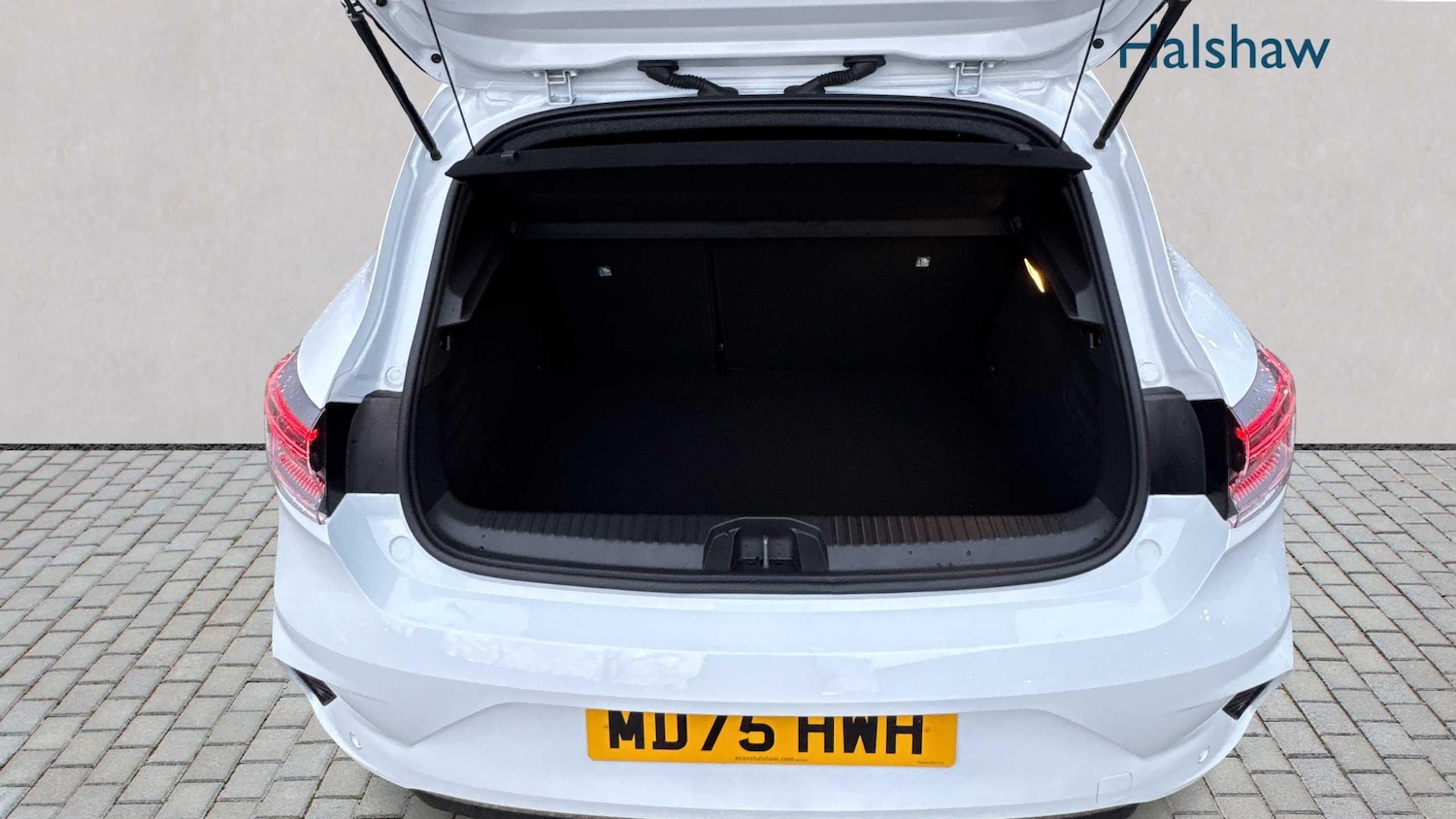 Used Renault Clio 2025 for sale - 76978879: Photo 7