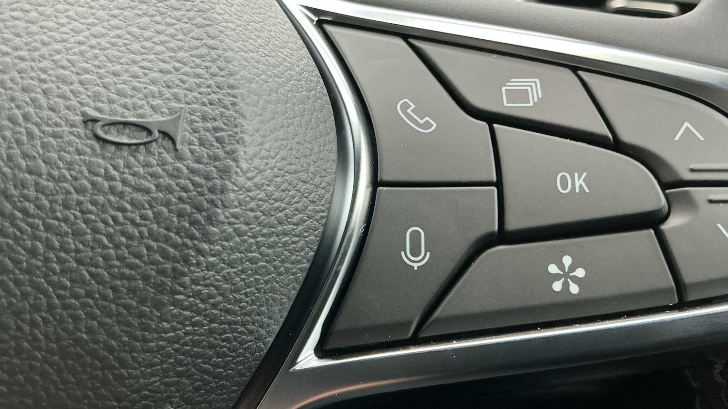 Used Renault Clio 2025 for sale - 76978752: Photo 24