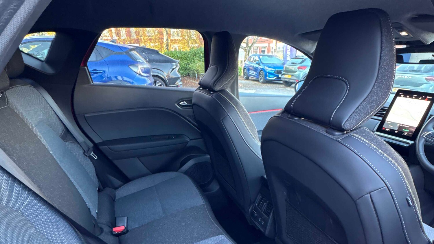 Used Renault Captur 2024 for sale - 76648869: Photo 15