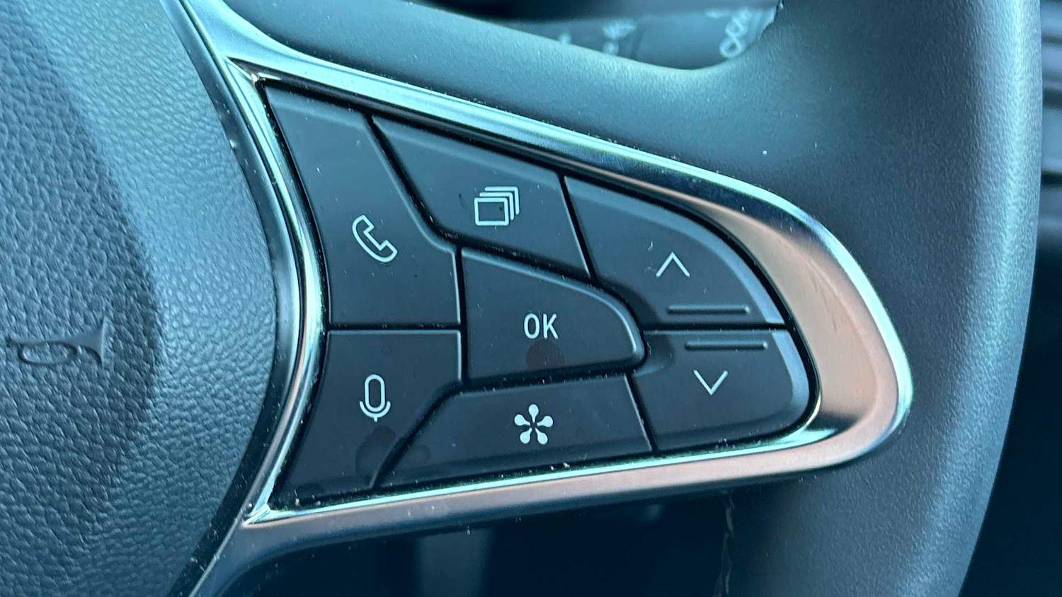 Used Renault Captur 2024 for sale - 76648869: Photo 23