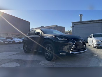 2019 - 300h 2.5 Takumi 5dr CVT [Pan roof]