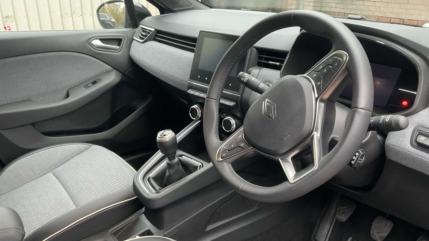 Used Renault Clio 2024 for sale - 76718205: Photo 10