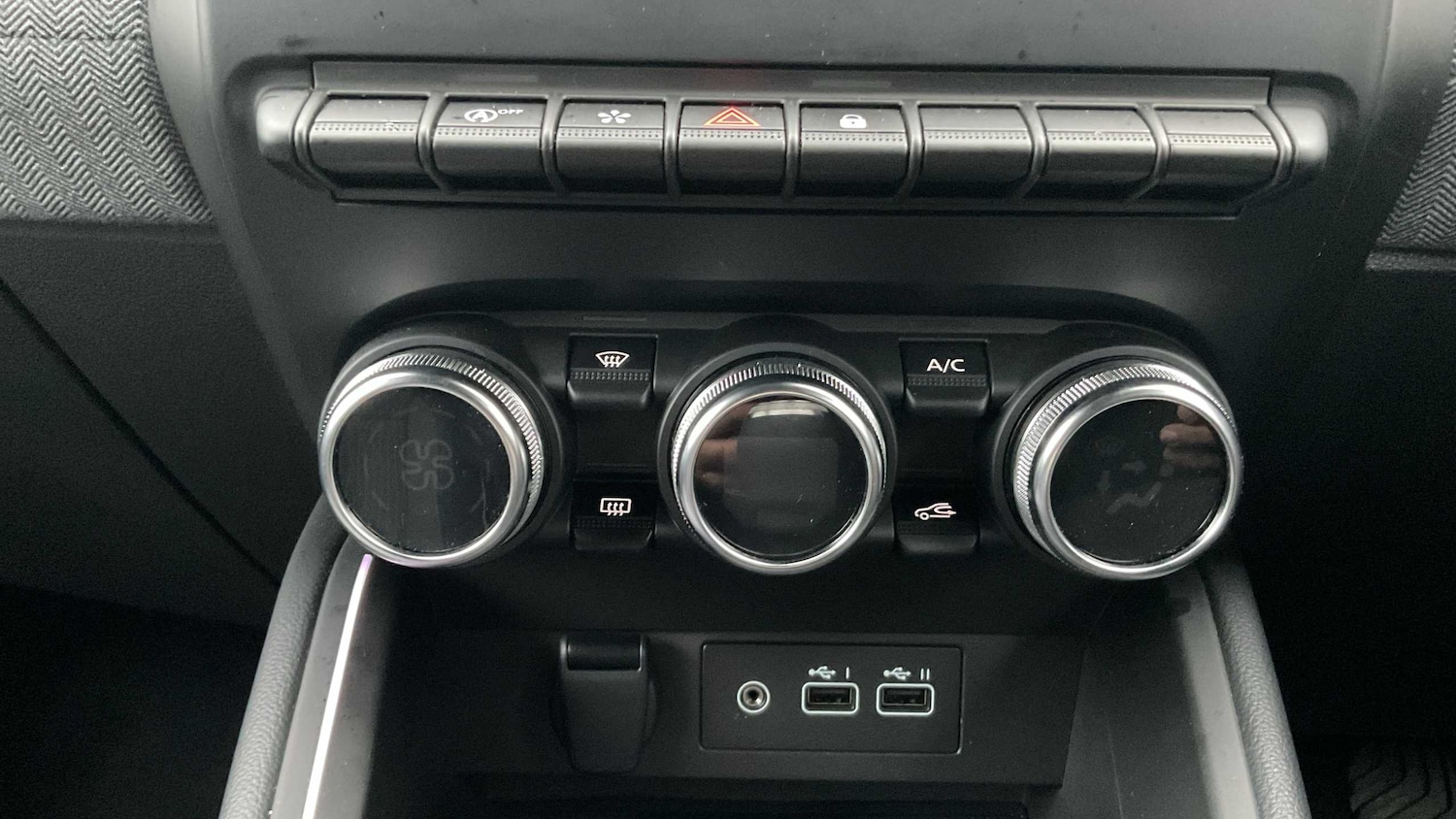 Used Renault Clio 2024 for sale - 76718205: Photo 15