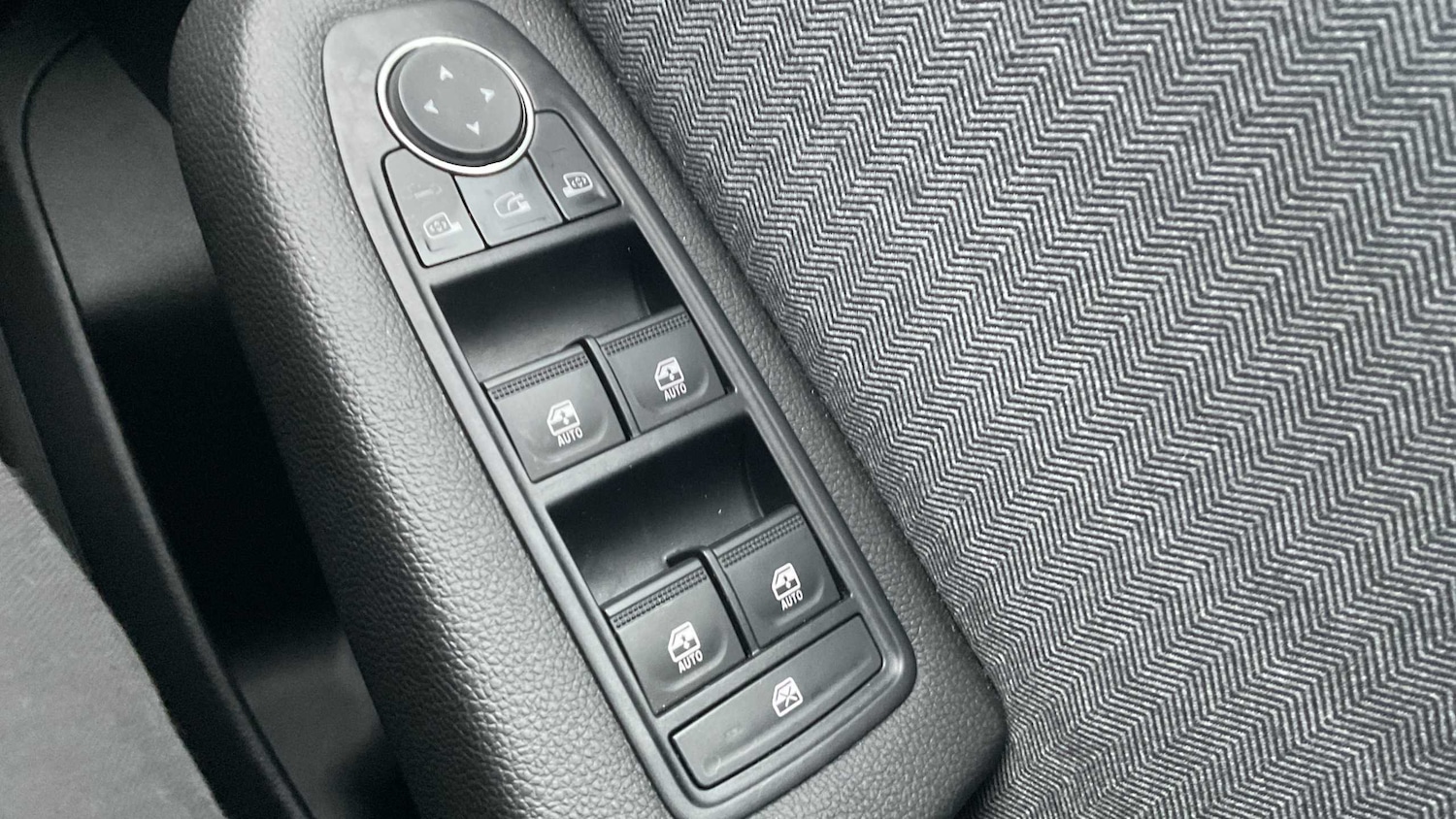 Used Renault Clio 2024 for sale - 76718205: Photo 23