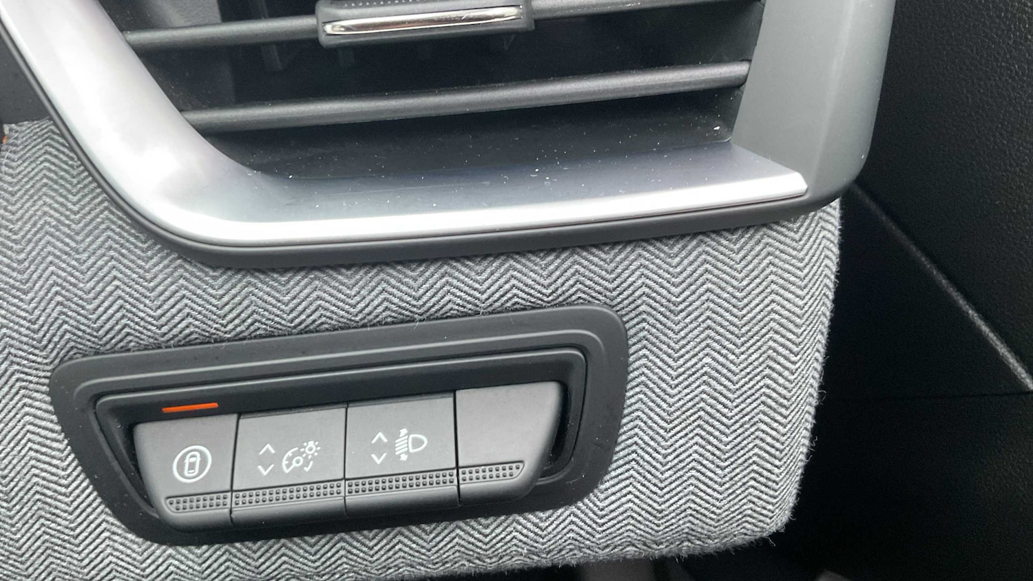 Used Renault Clio 2024 for sale - 76718205: Photo 28