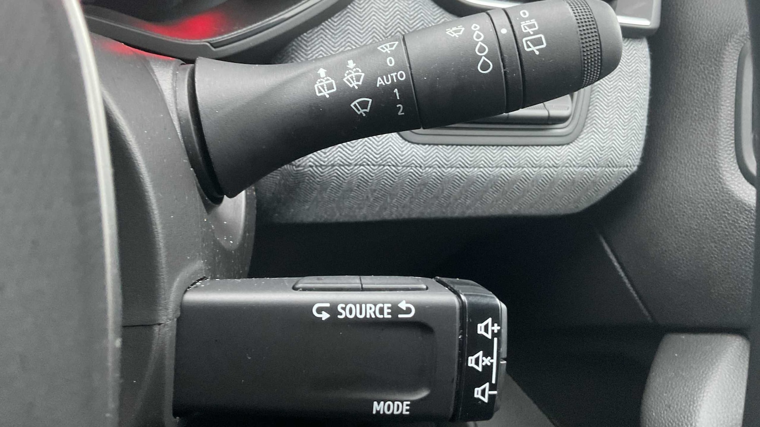 Used Renault Clio 2024 for sale - 76718205: Photo 30