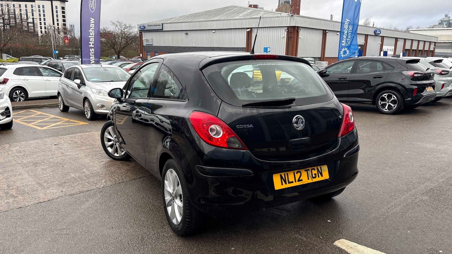 Used Vauxhall Corsa 2012 for sale - 77577314: Photo 2