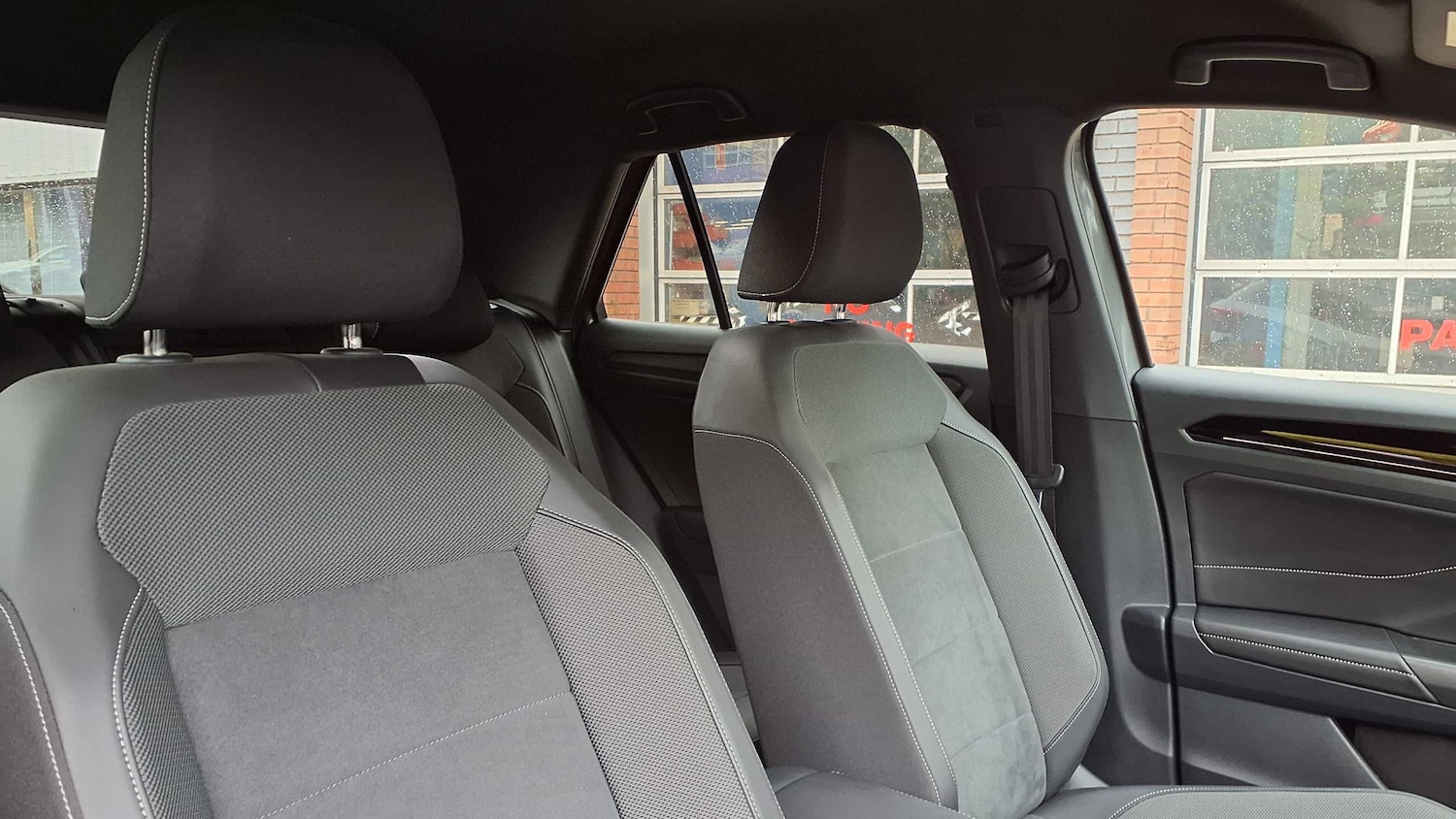 Used Volkswagen T-Roc 2023 for sale - 76459996: Photo 13