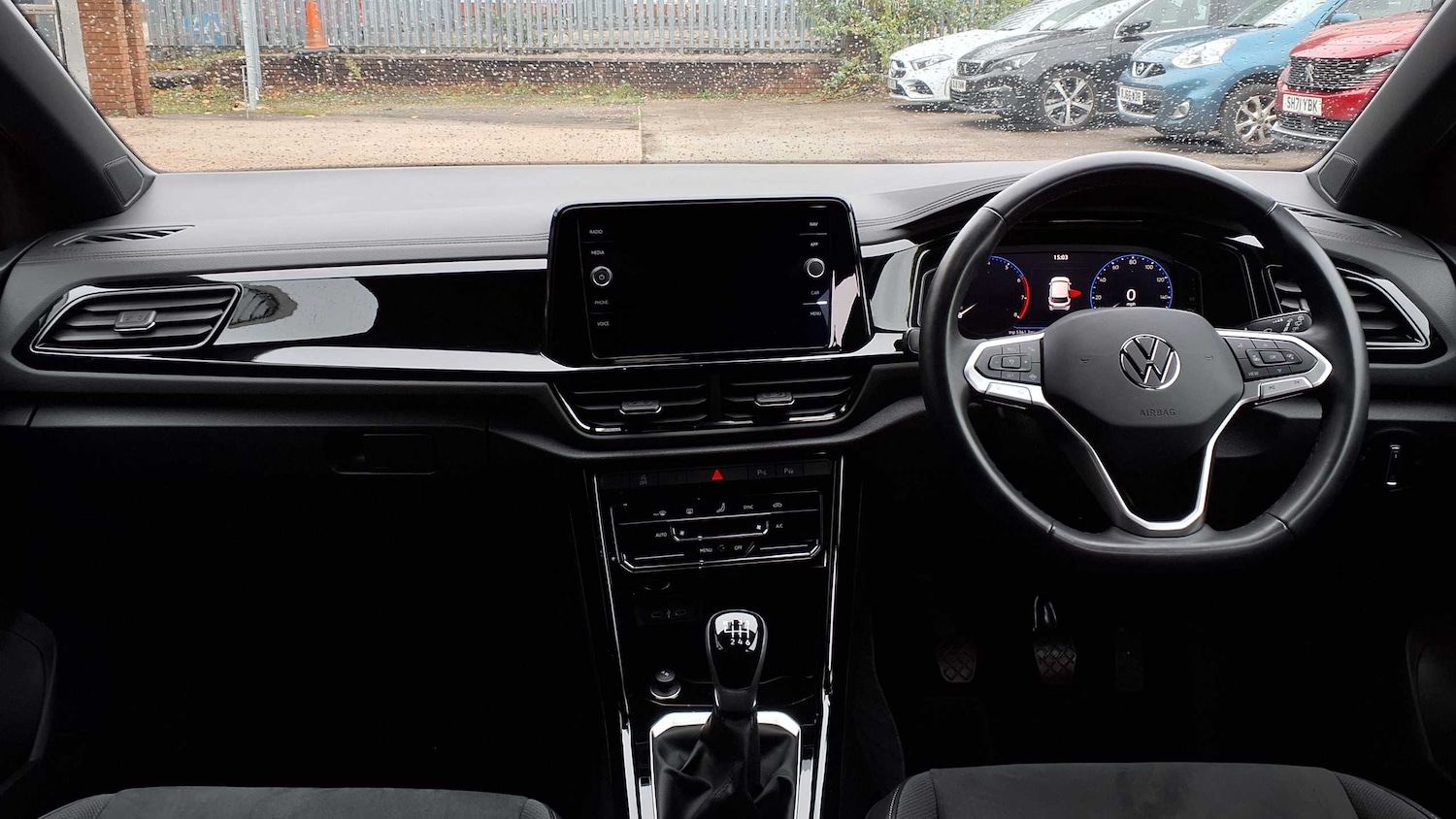 Used Volkswagen T-Roc 2023 for sale - 76459996: Photo 16