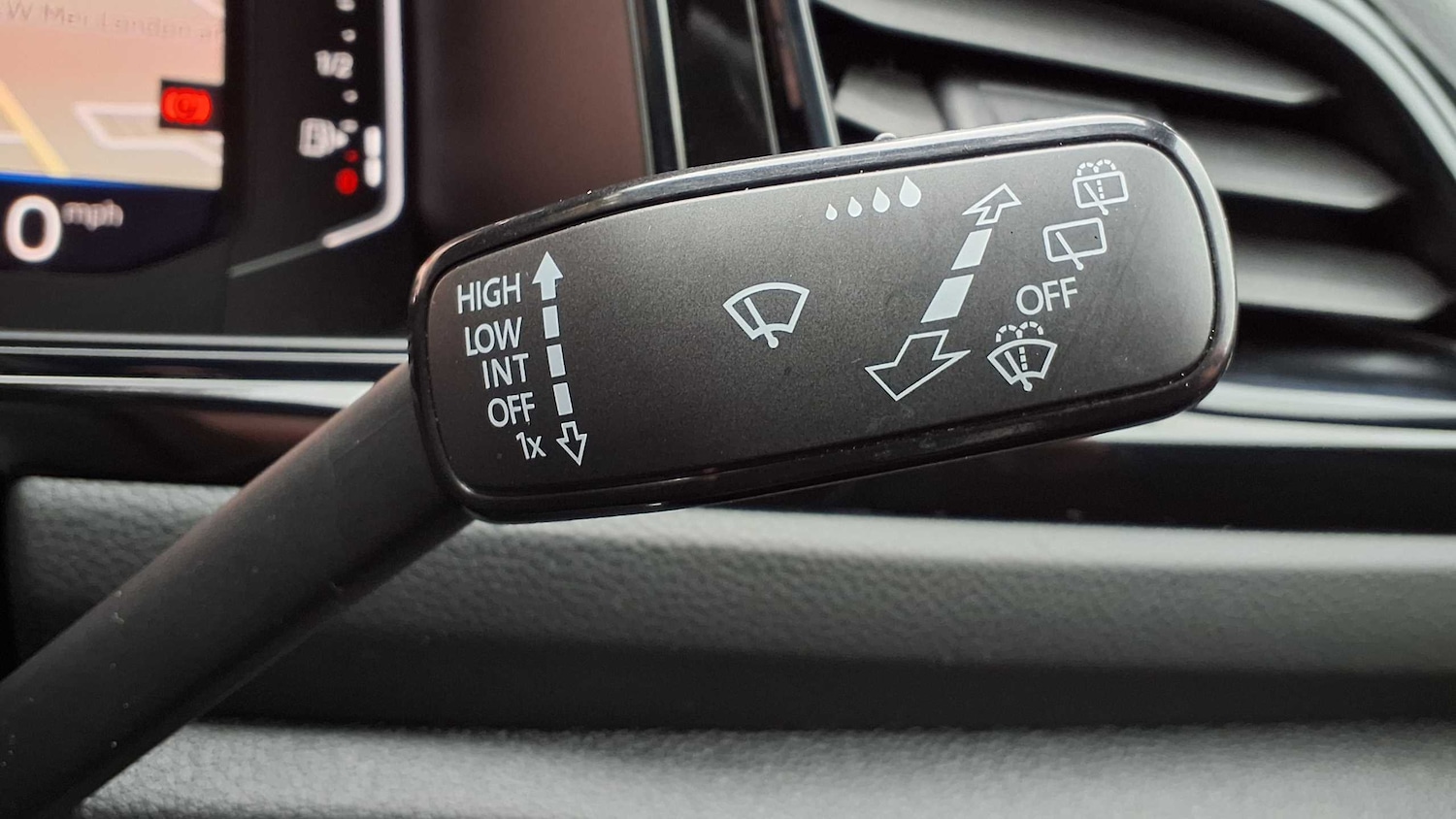 Used Volkswagen T-Roc 2023 for sale - 76459996: Photo 30