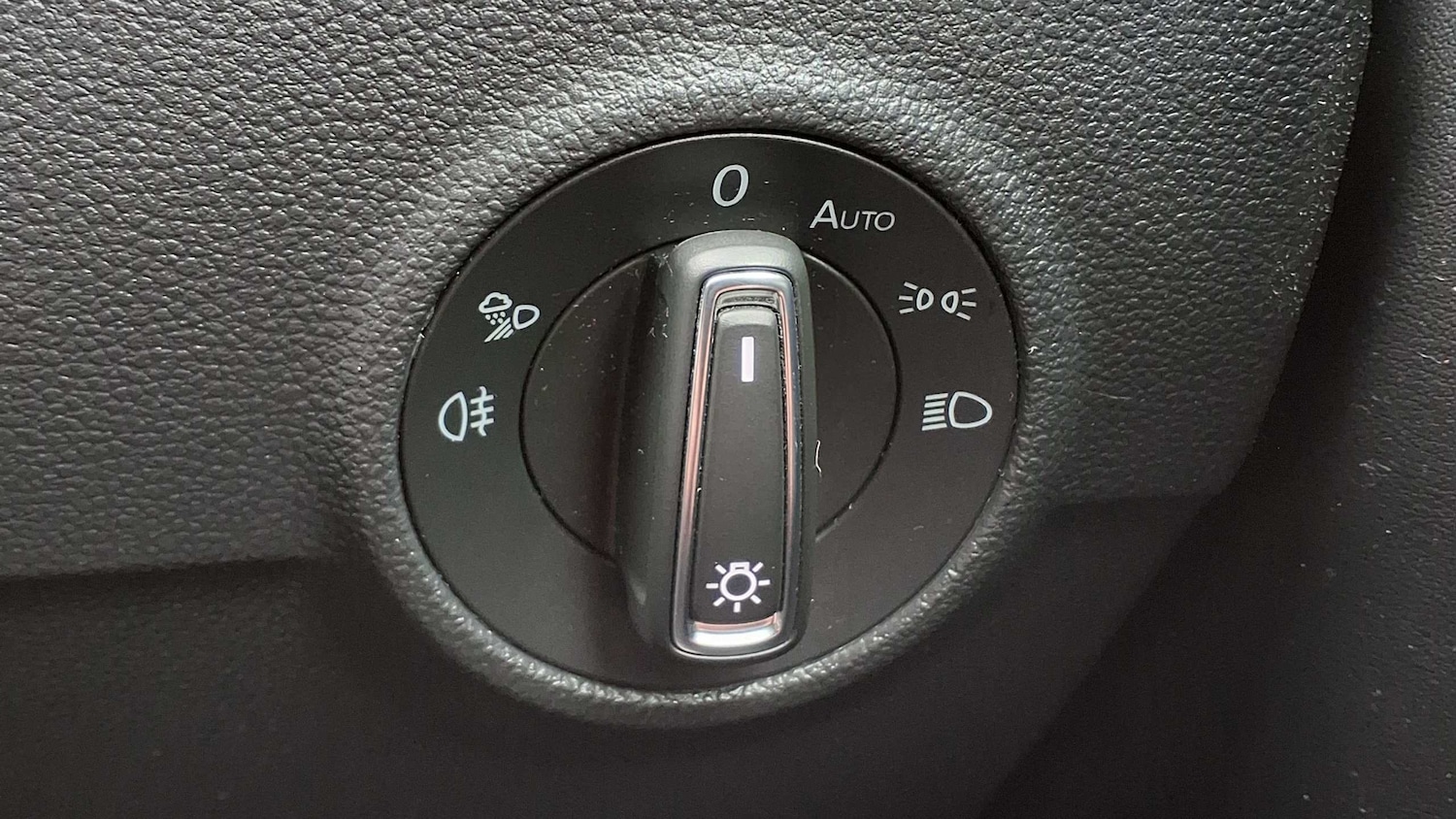 Used Volkswagen T-Roc 2023 for sale - 76459996: Photo 31