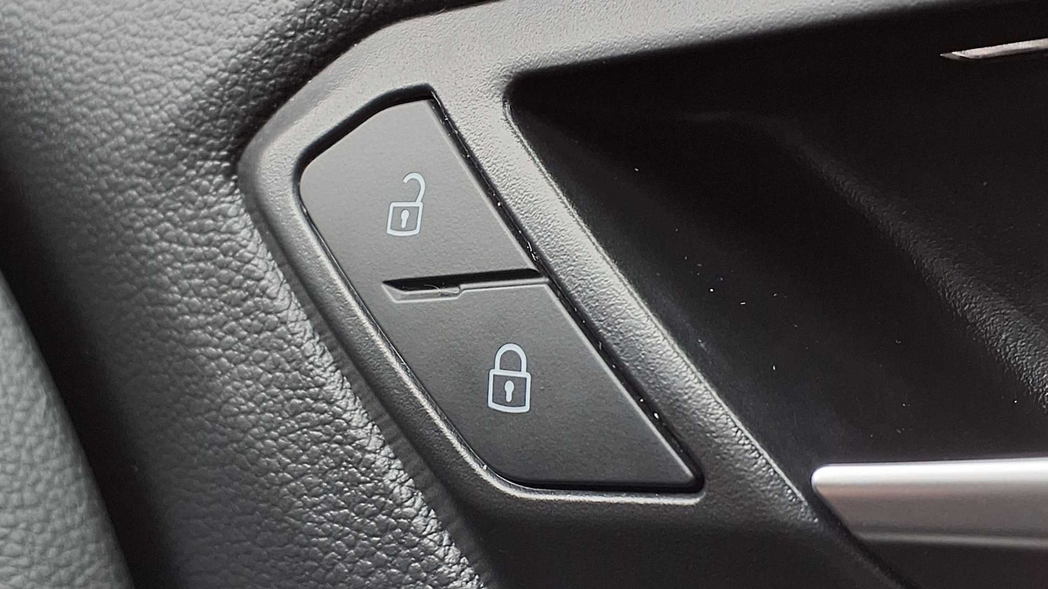 Used Volkswagen T-Roc 2023 for sale - 76459996: Photo 32