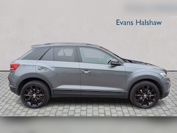 Used Volkswagen T-Roc 2023 for sale - 76459996: Photo