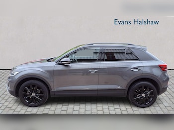 Used Volkswagen T-Roc 2023 for sale - 76459996: Photo