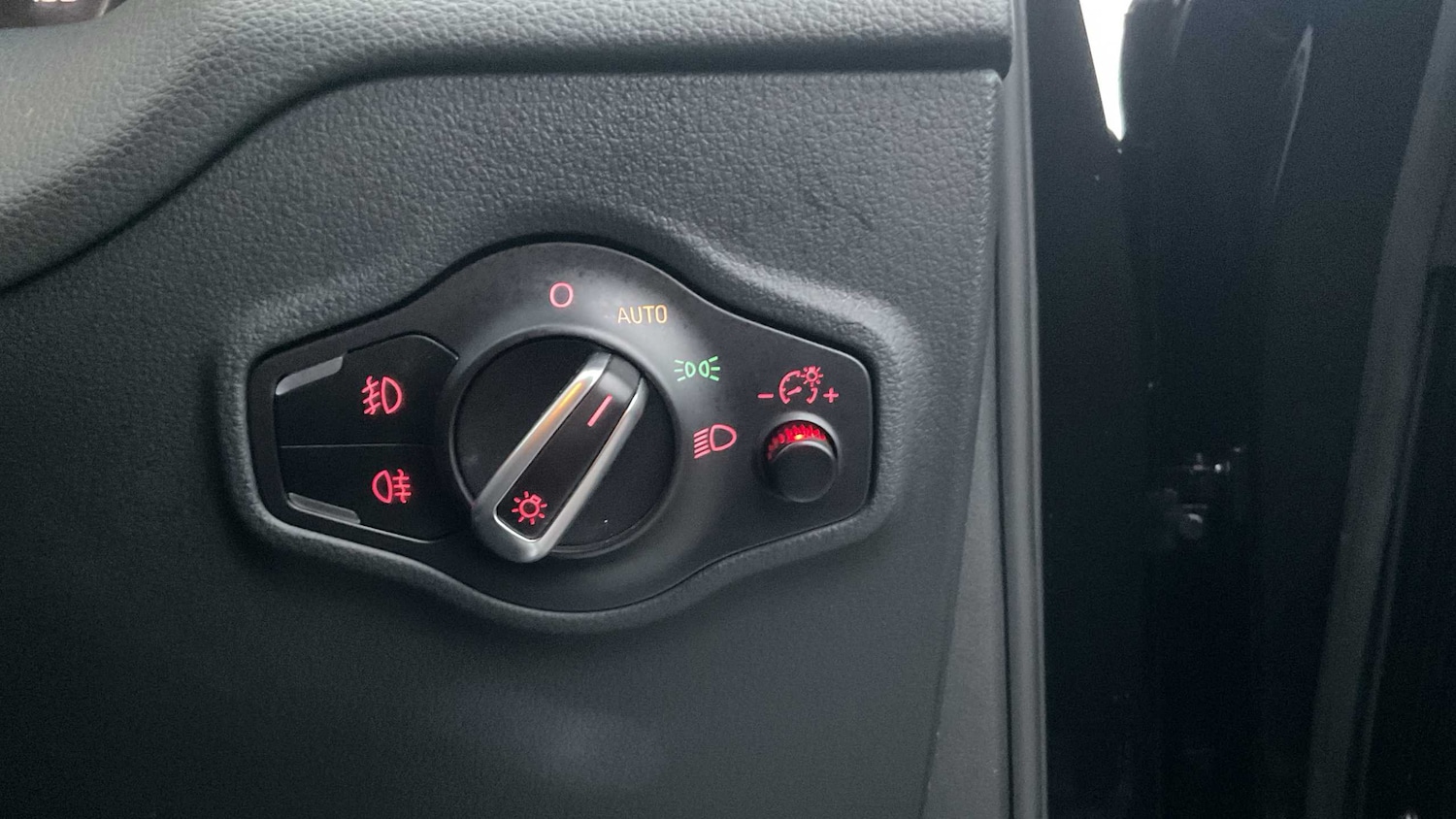 Used Audi Q5 2015 for sale - 76648970: Photo 26