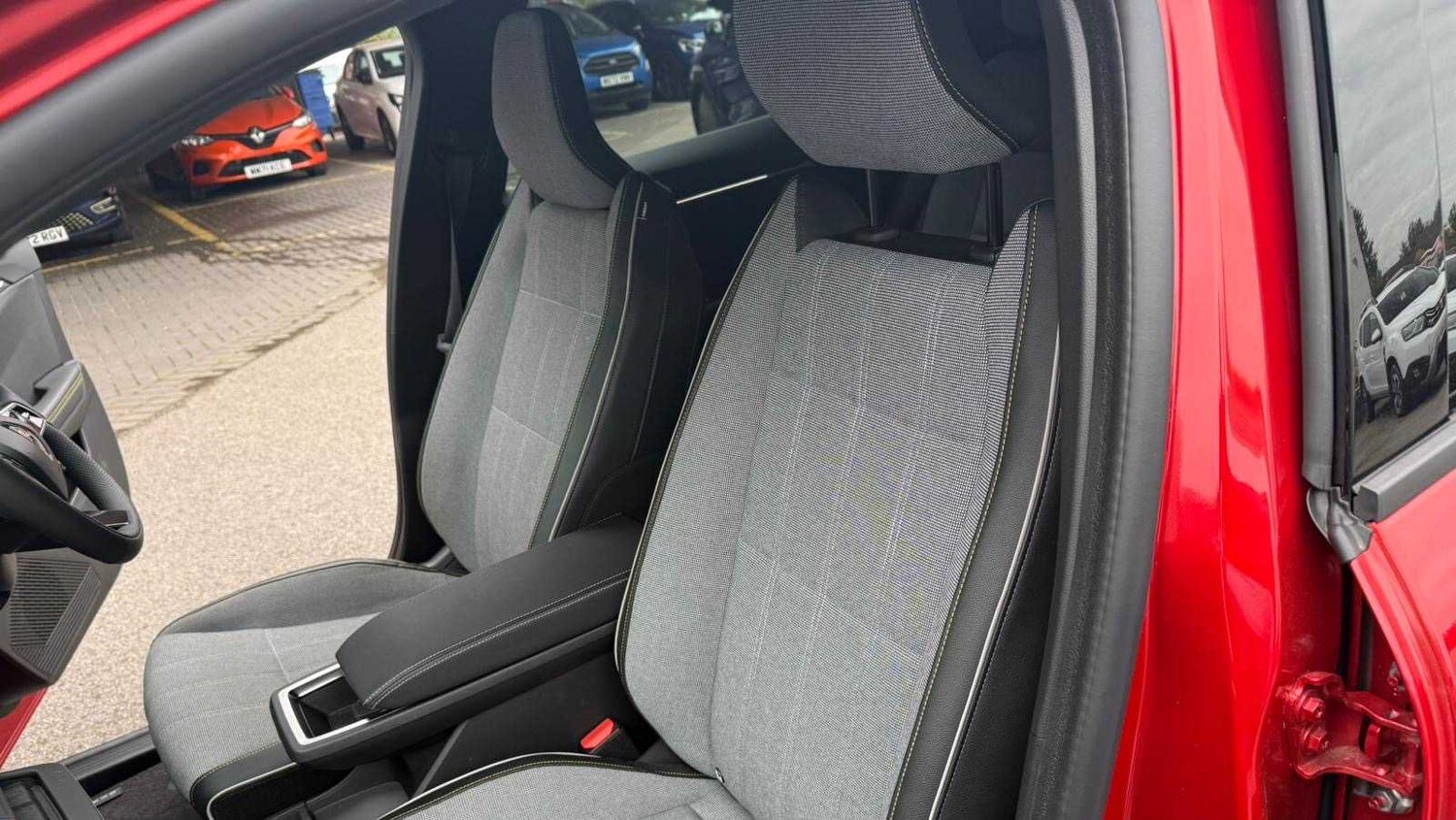 Used Renault Scenic E-Tech 2024 for sale - 76587702: Photo 30