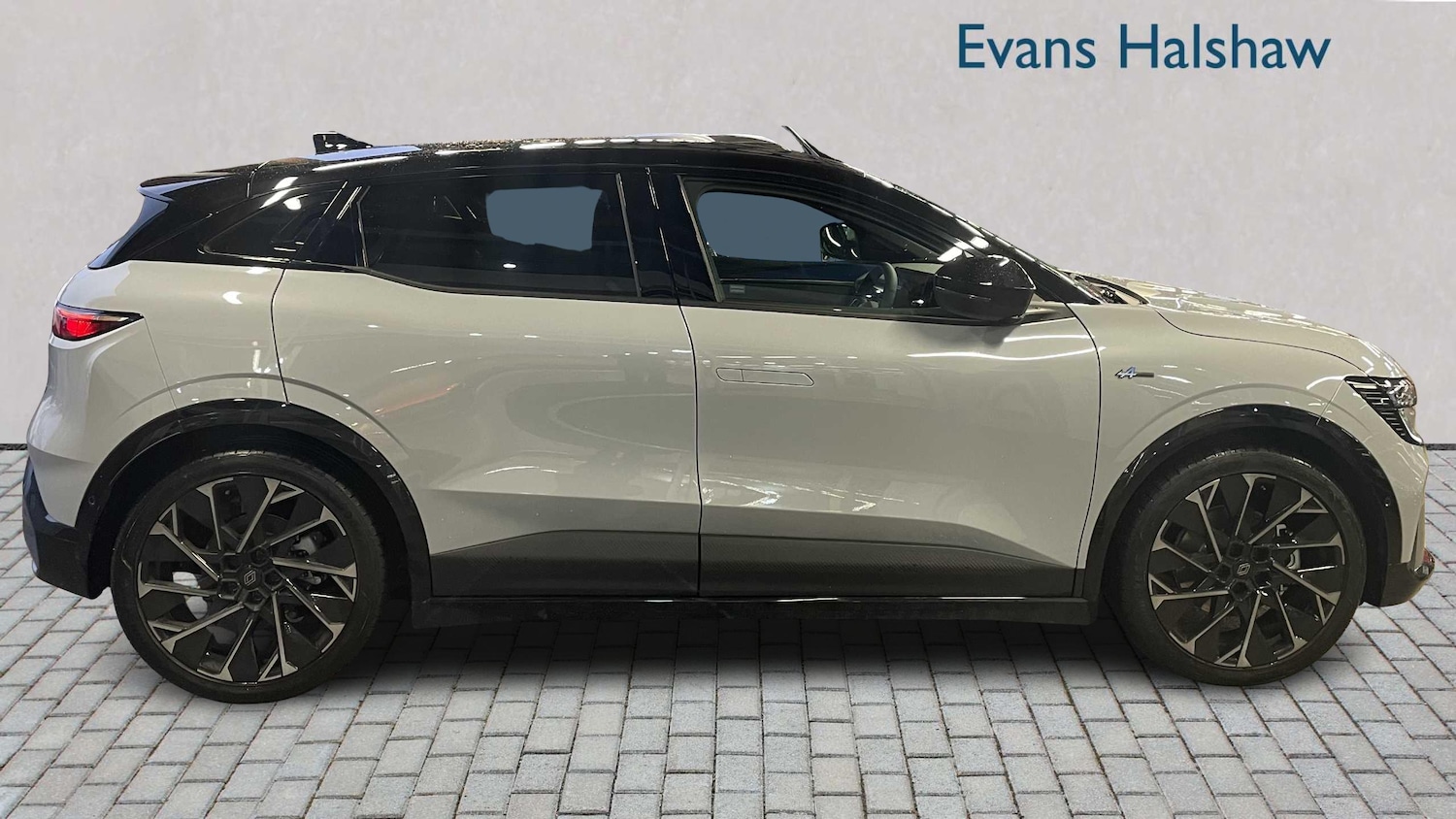 Used Renault Megane E Tech 2025 for sale - 77316480: Photo 2