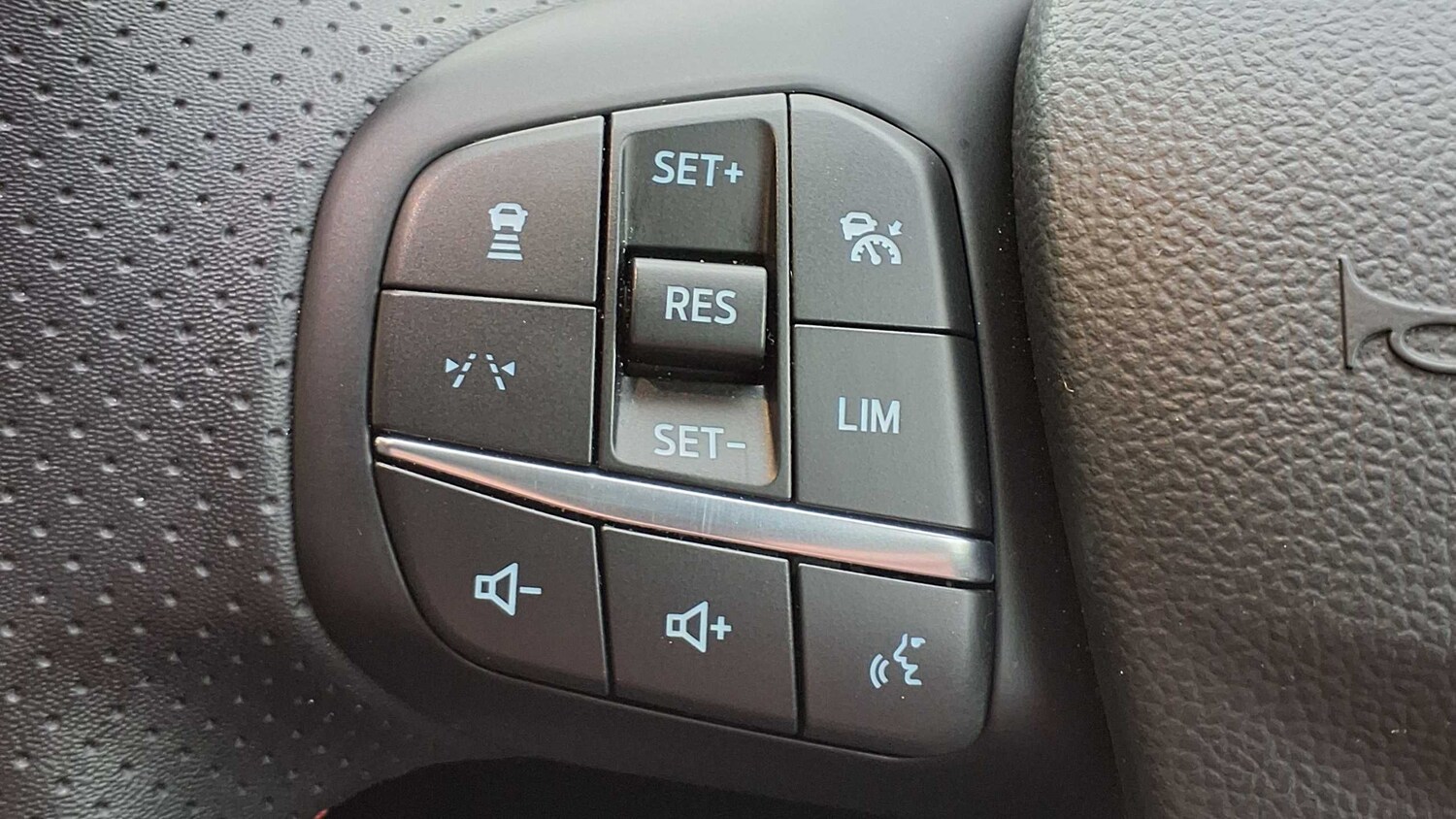 Used Ford Kuga 2025 for sale - 76378774: Photo 29