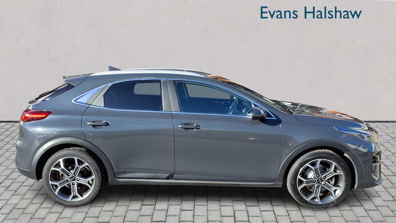 Used Kia XCeed 2020 for sale - 76298471: Photo 3