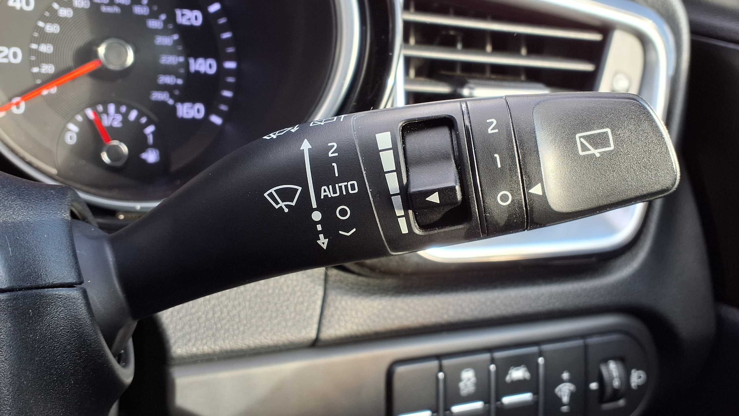 Used Kia XCeed 2020 for sale - 76298471: Photo 31