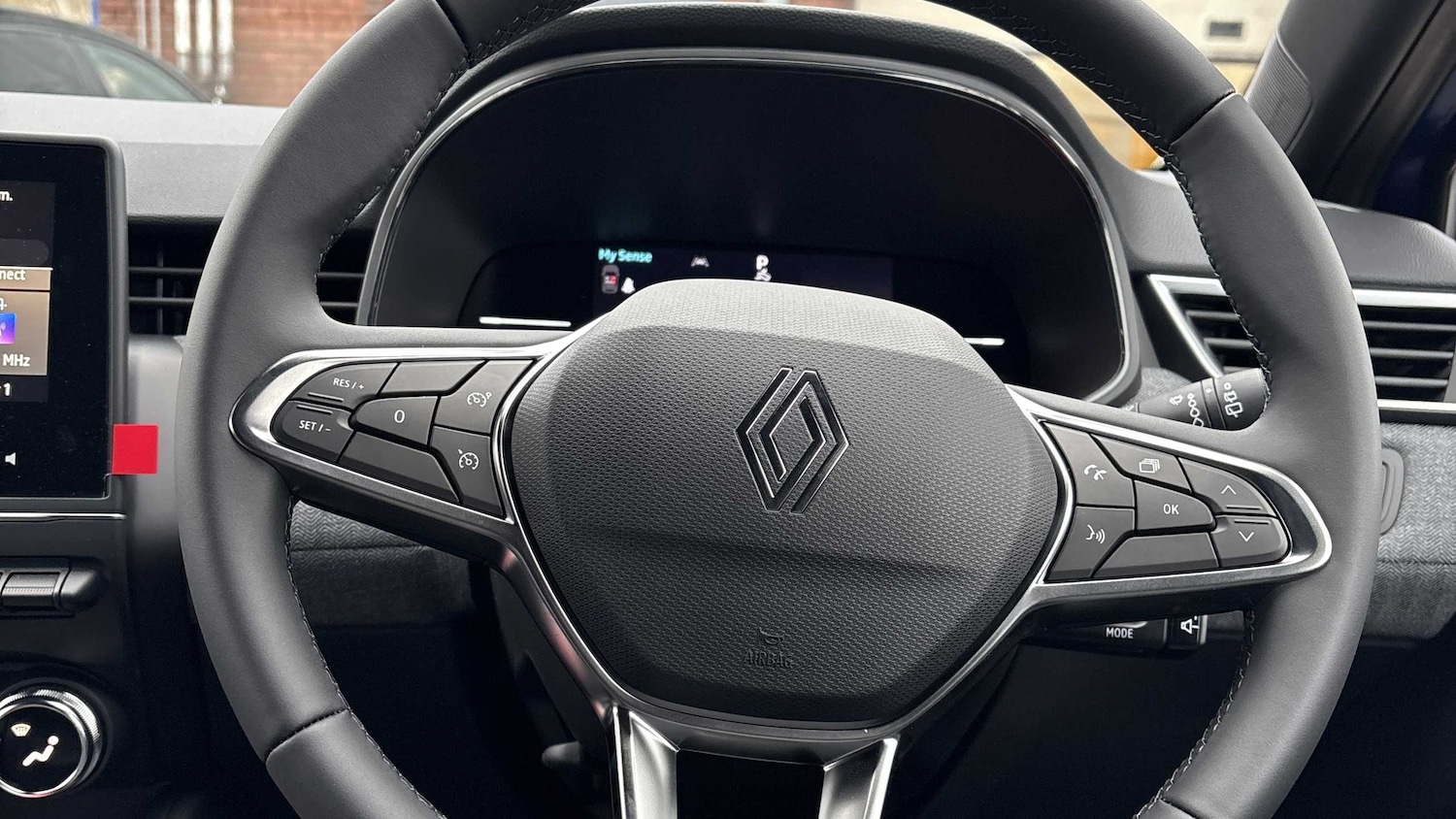 Used Renault Clio 2025 for sale - 77076524: Photo 9