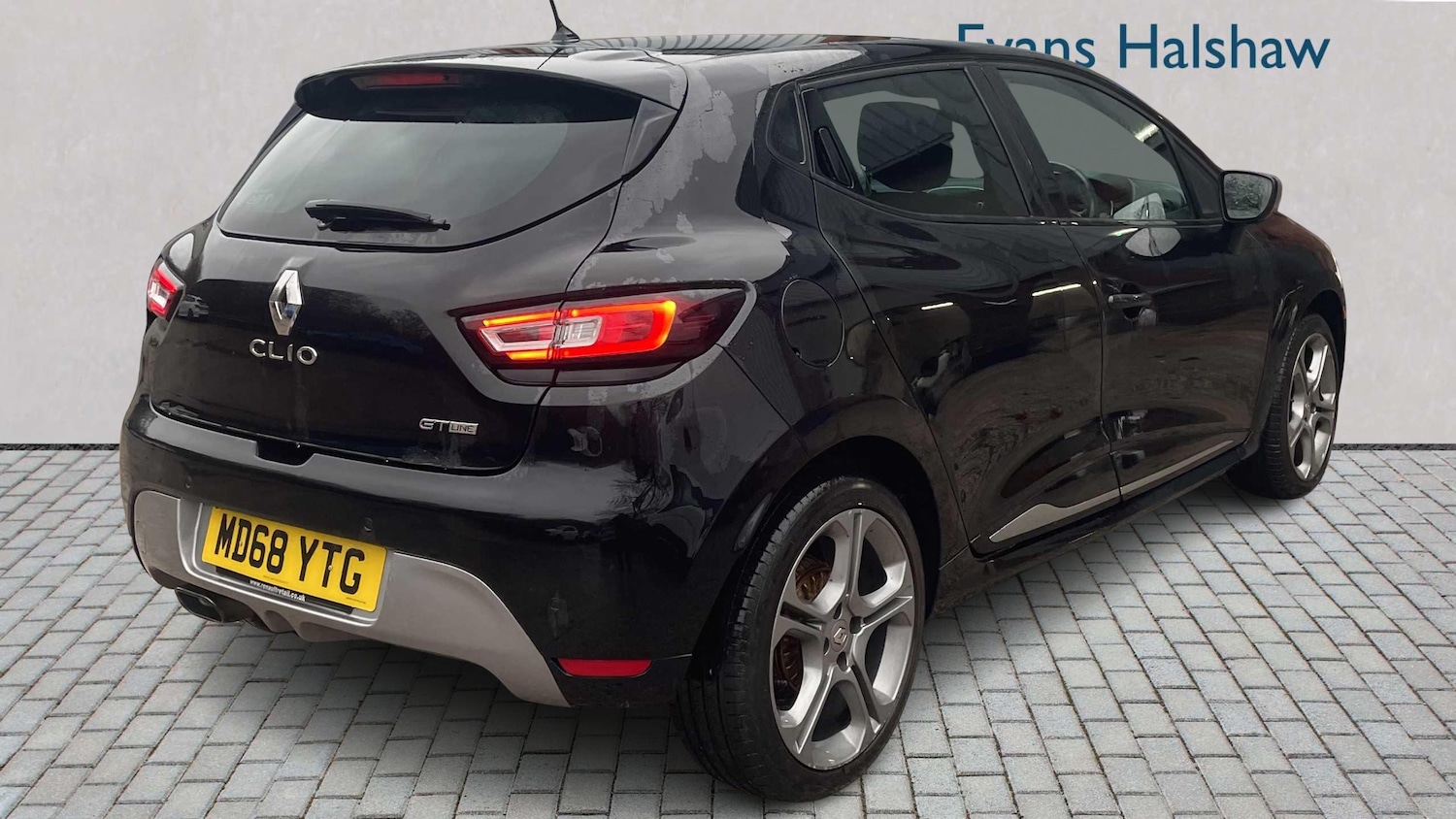 Used Renault Clio 2018 for sale - 77018888: Photo 2