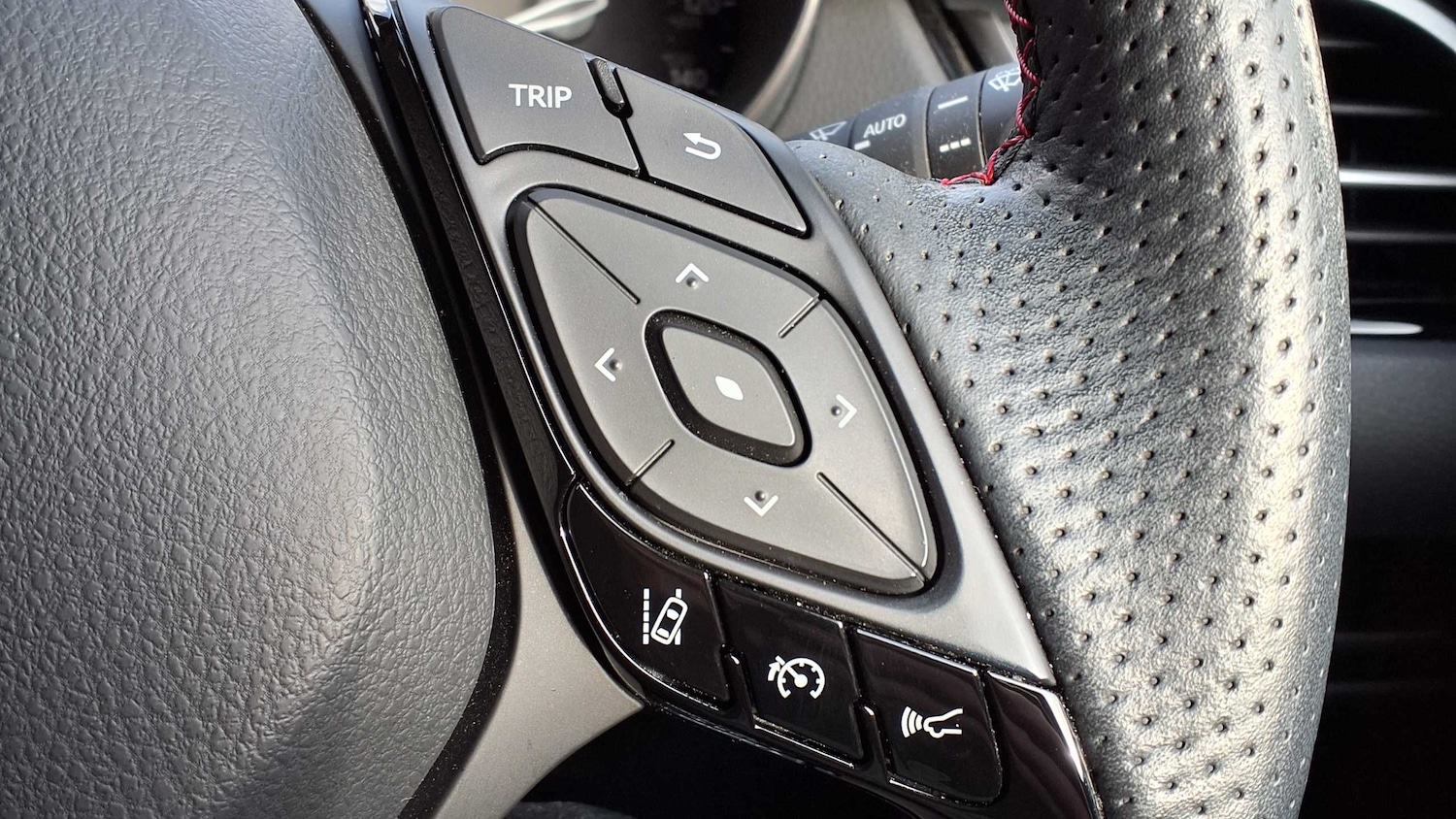 Used Toyota C-HR 2023 for sale - 75981466: Photo 26