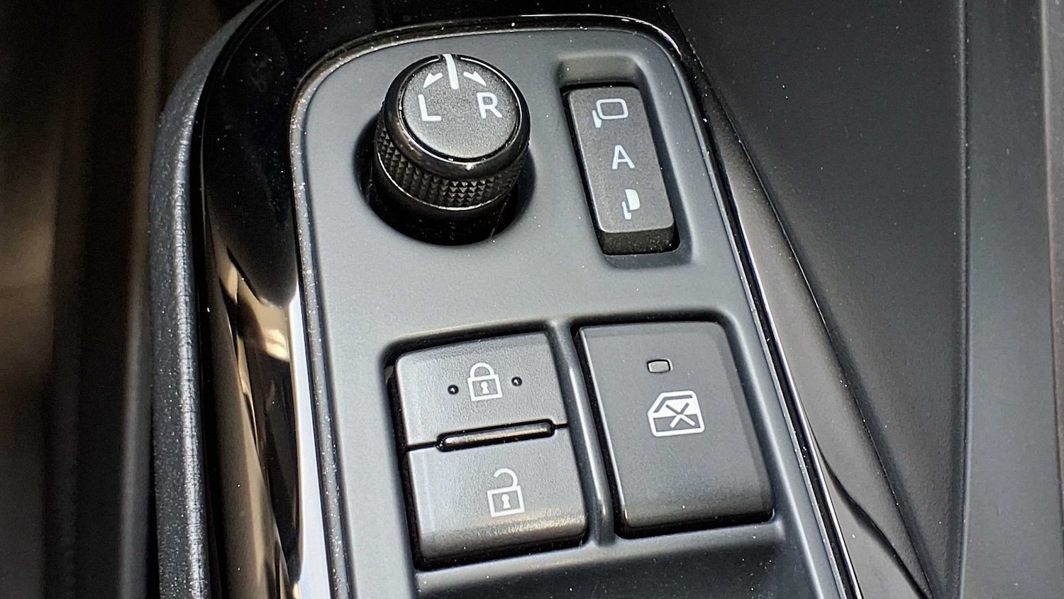 Used Toyota C-HR 2023 for sale - 75981466: Photo 32