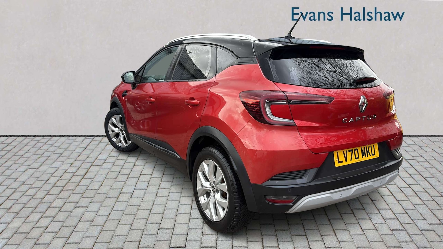 Used Renault Captur 2020 for sale - 77886210: Photo 2