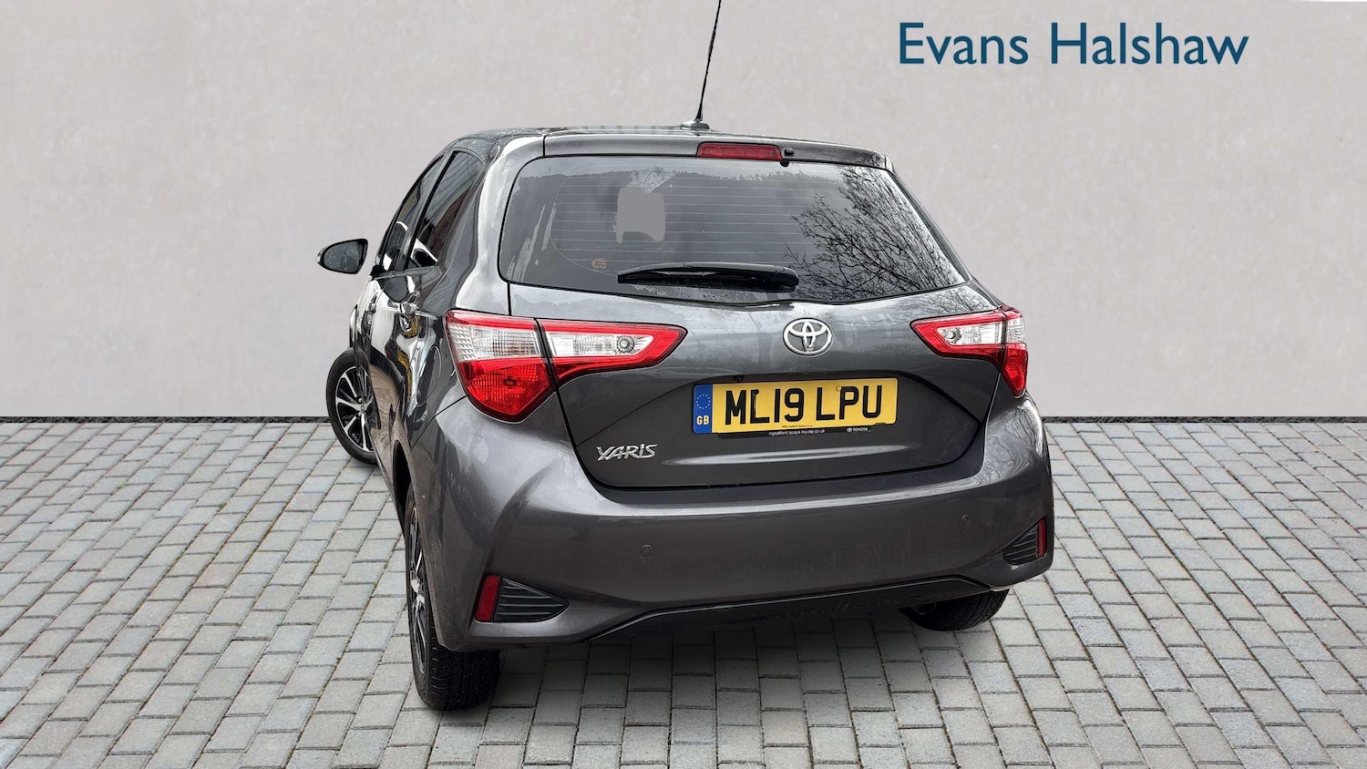 Used Toyota Yaris for sale - 77472634: Photo 2