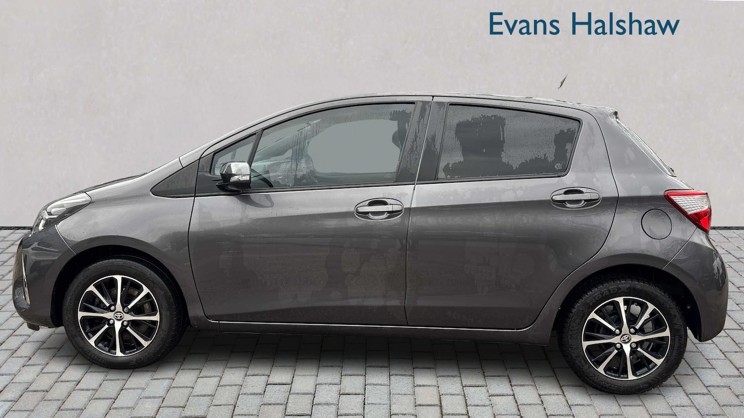 Used Toyota Yaris for sale - 77472634: Photo 3