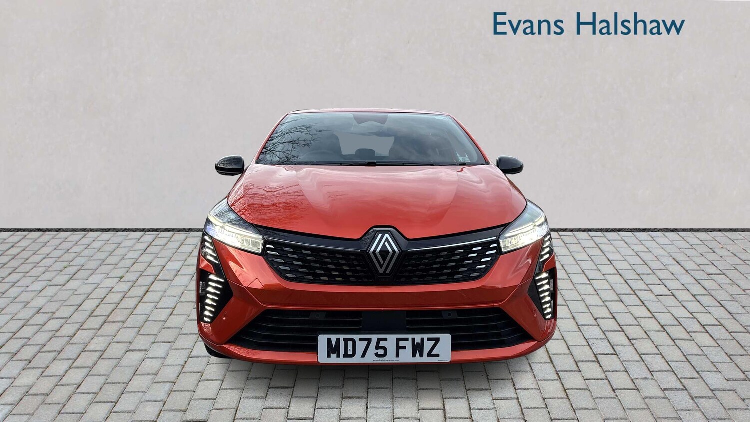 Used Renault Clio 2025 for sale - 76978691: Photo 4