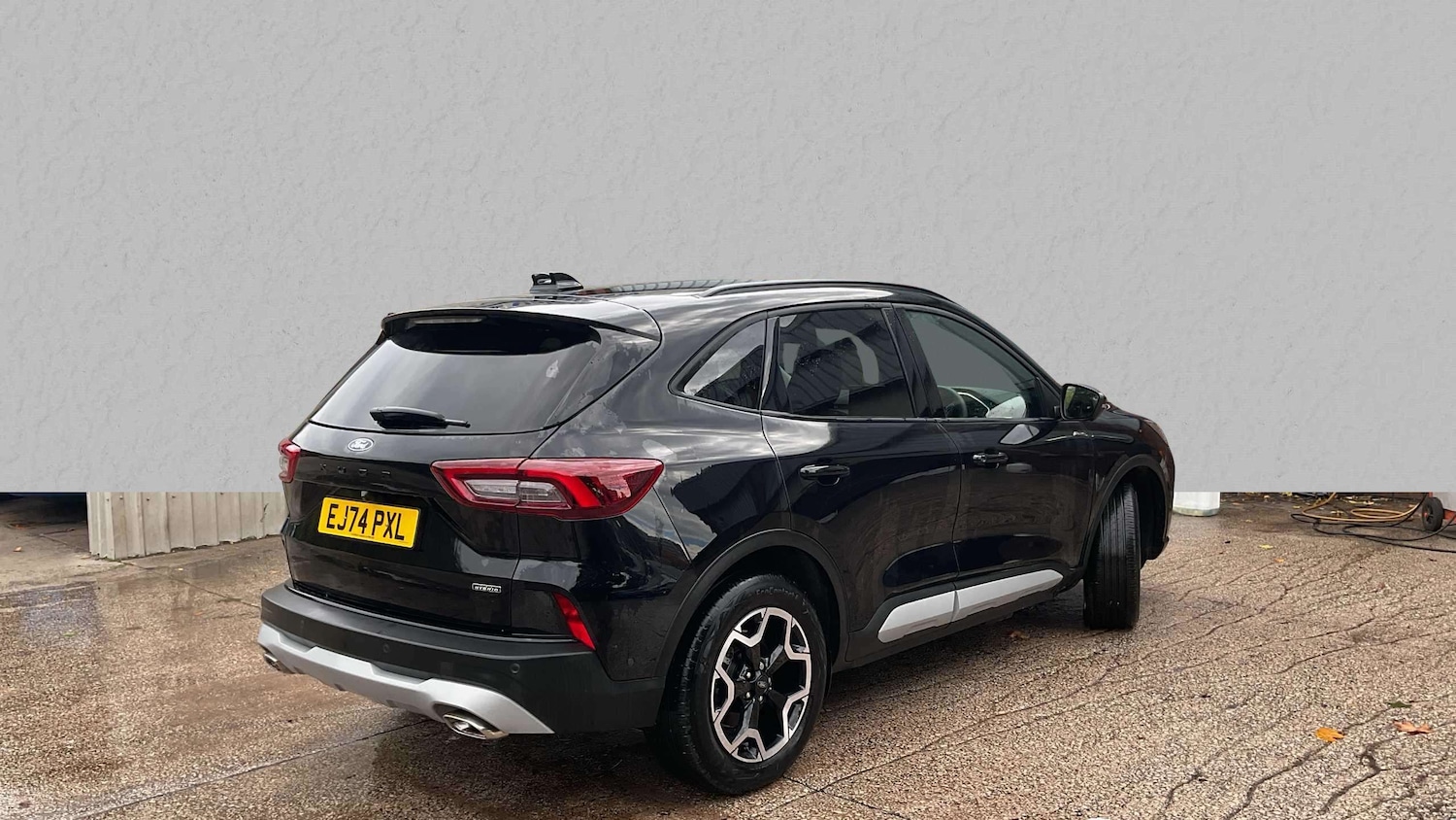 Used Ford Kuga 2024 for sale - 76192105: Photo 2