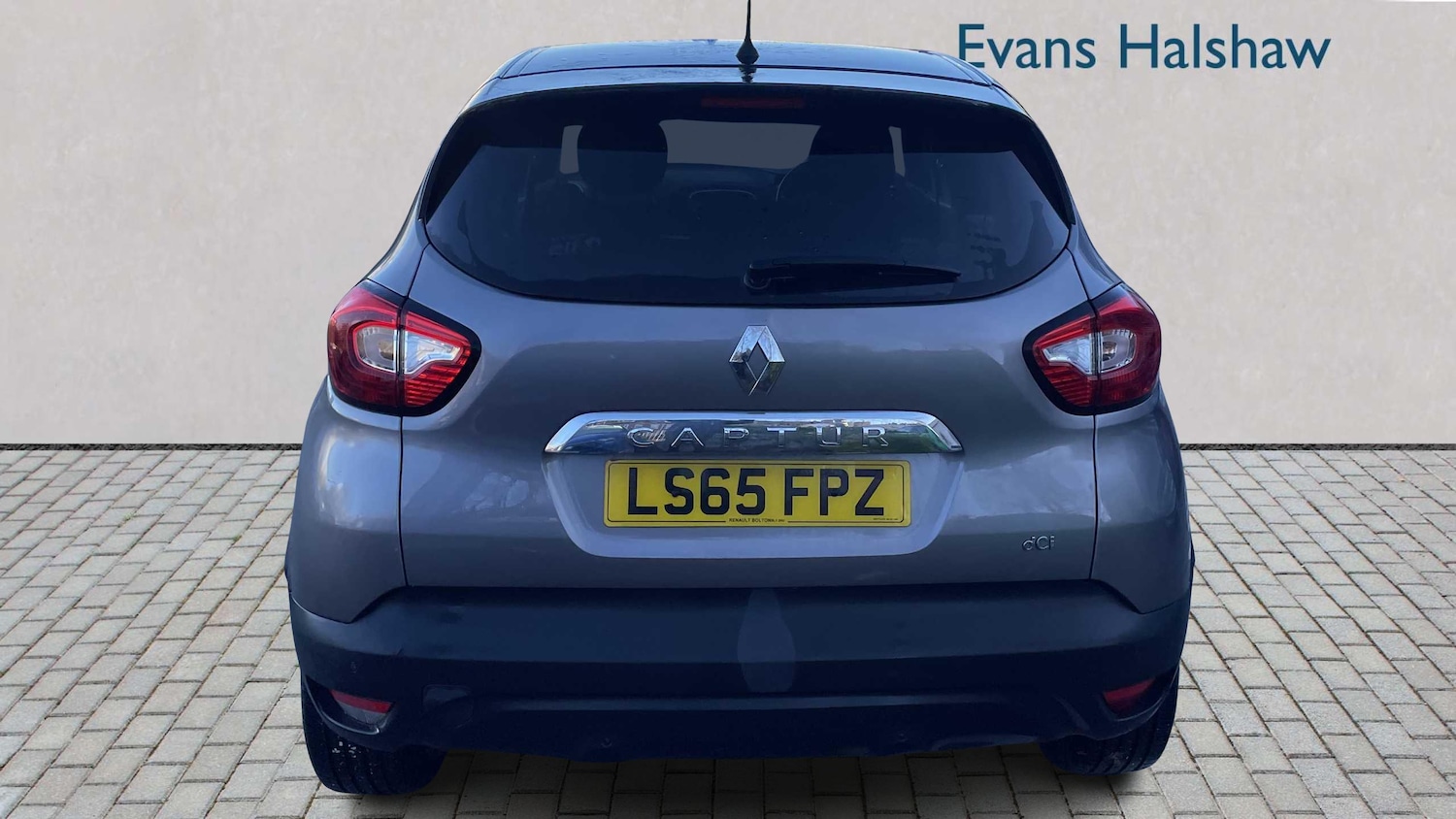 Used Renault Captur 2015 for sale - 77232893: Photo 4