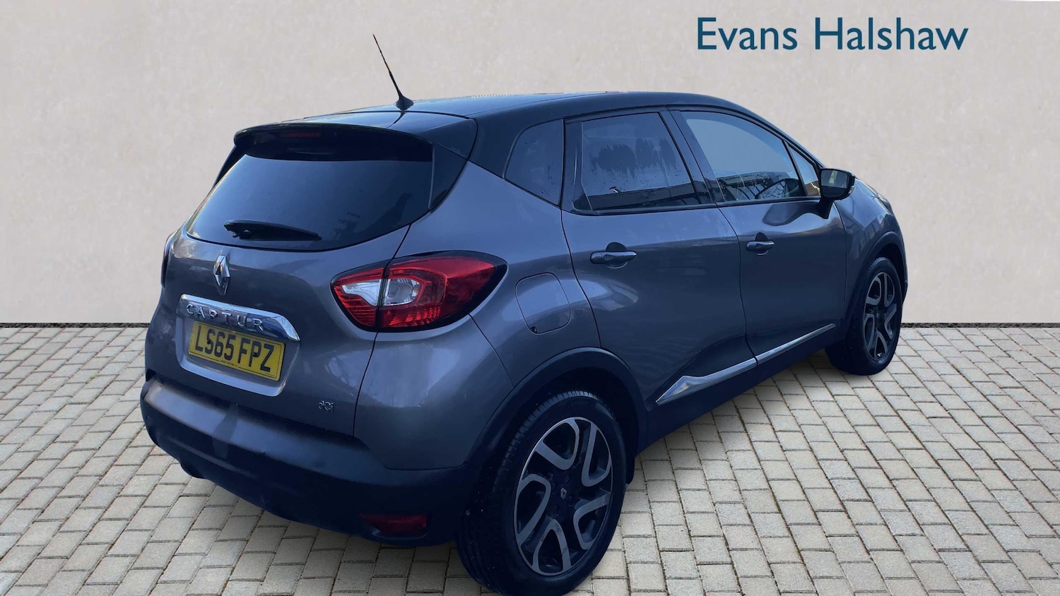 Used Renault Captur 2015 for sale - 77232893: Photo 5