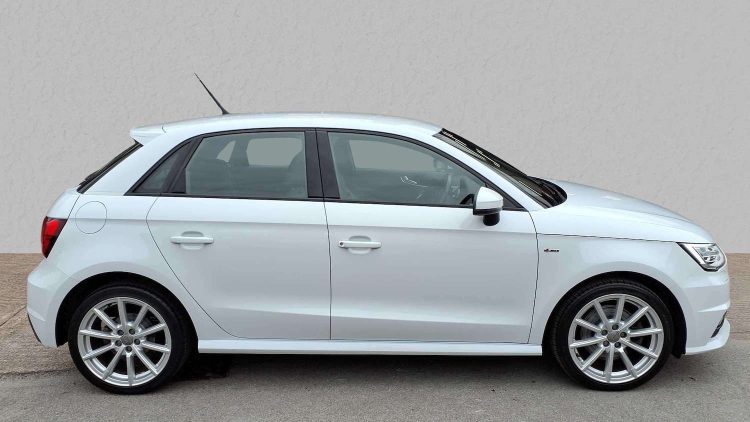 Used Audi A1 2016 for sale - 76016285: Photo 3