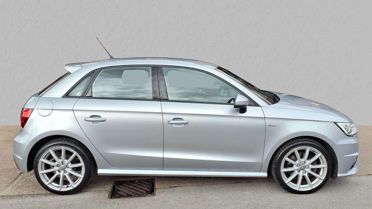 Used Audi A1 2018 for sale - 77022213: Photo 3
