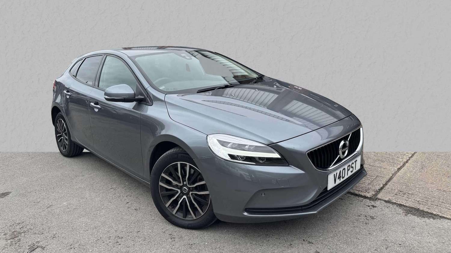 Used Volvo V40 2019 for sale - 76015858: Photo 1