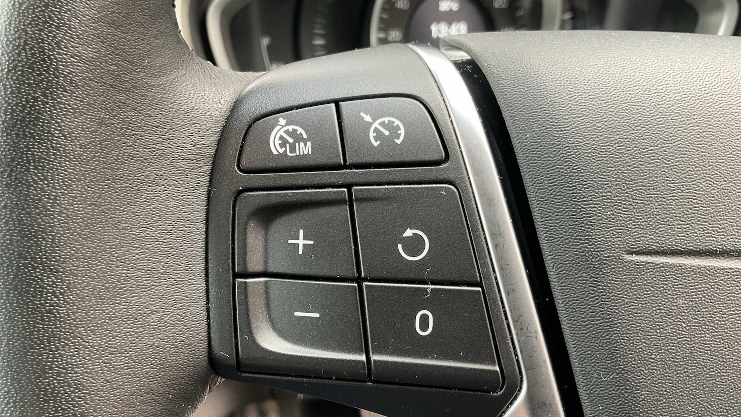 Used Volvo V40 2019 for sale - 76015858: Photo 20